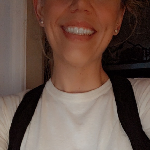 I am Wen, a nice person selling a bit of my most valuable, worn & unworn swag! - Picture 1 of 2